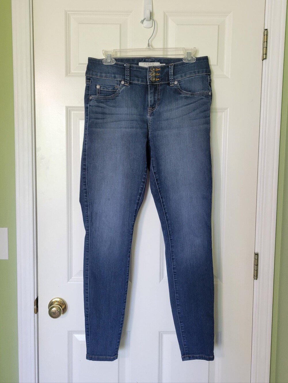 Torrid Medium Wash Jegging